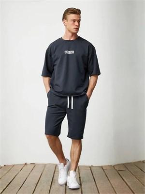 {{photo.Alt || photo.Description || 'Спортивный костюм'}}