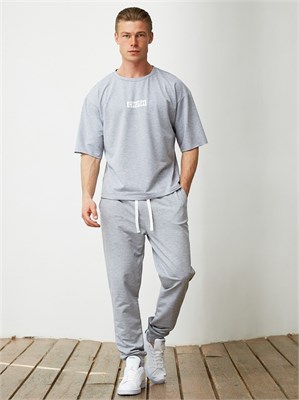 {{photo.Alt || photo.Description || 'Спортивный костюм'}}